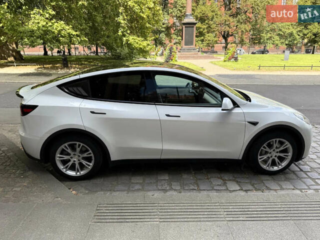 Белый Тесла Model Y, объемом двигателя 0 л и пробегом 49 тыс. км за 23000 $, фото 1 на Automoto.ua