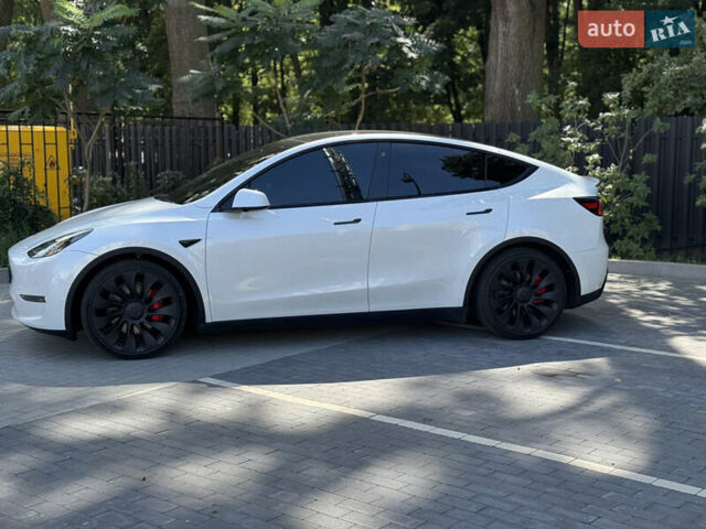 Белый Тесла Model Y, объемом двигателя 0 л и пробегом 52 тыс. км за 42000 $, фото 2 на Automoto.ua