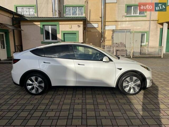 Белый Тесла Model Y, объемом двигателя 0 л и пробегом 1 тыс. км за 35000 $, фото 6 на Automoto.ua