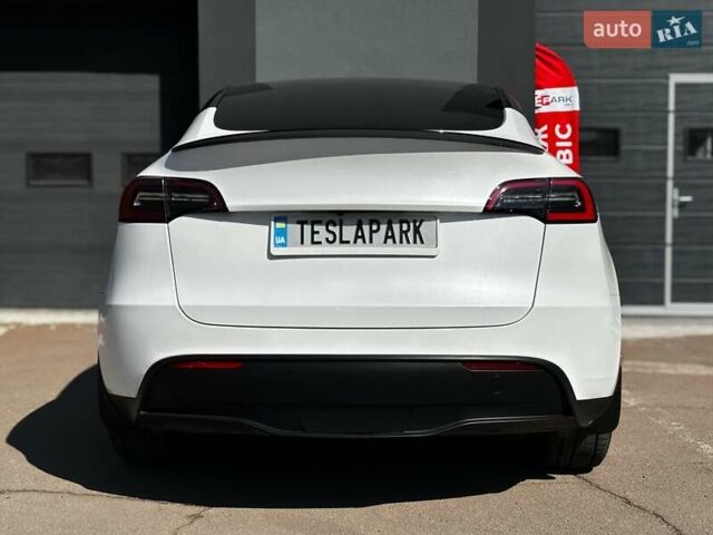 Білий Тесла Model Y, об'ємом двигуна 0 л та пробігом 42 тис. км за 31500 $, фото 7 на Automoto.ua