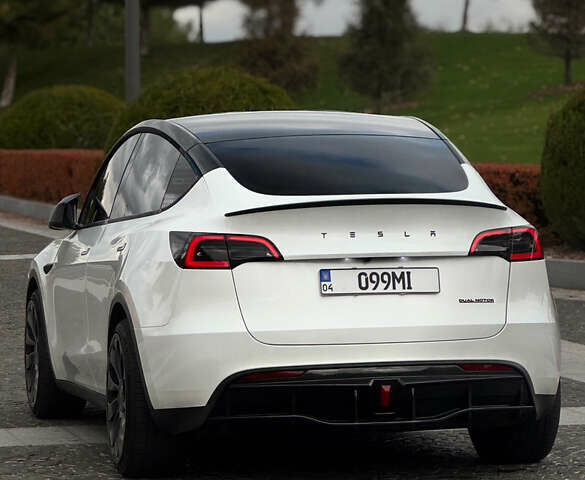 Білий Тесла Model Y, об'ємом двигуна 0 л та пробігом 52 тис. км за 32000 $, фото 10 на Automoto.ua