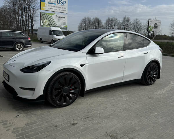 Белый Тесла Model Y, объемом двигателя 0 л и пробегом 29 тыс. км за 34000 $, фото 1 на Automoto.ua
