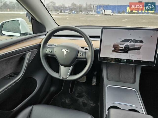 Белый Тесла Model Y, объемом двигателя 0 л и пробегом 29 тыс. км за 25000 $, фото 21 на Automoto.ua