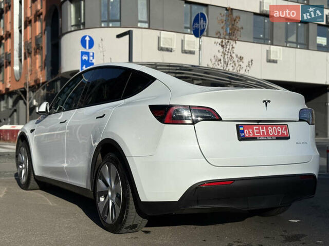 Белый Тесла Model Y, объемом двигателя 0 л и пробегом 35 тыс. км за 33777 $, фото 17 на Automoto.ua