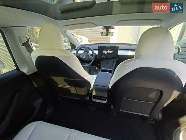 Белый Тесла Model Y, объемом двигателя 0 л и пробегом 17 тыс. км за 28500 $, фото 14 на Automoto.ua