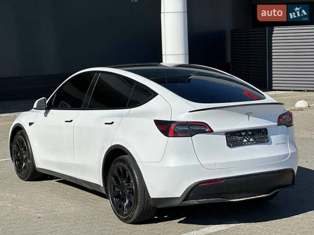 Білий Тесла Model Y, об'ємом двигуна 0 л та пробігом 53 тис. км за 25900 $, фото 9 на Automoto.ua