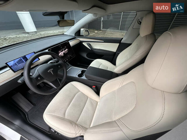 Белый Тесла Model Y, объемом двигателя 0 л и пробегом 41 тыс. км за 29900 $, фото 22 на Automoto.ua