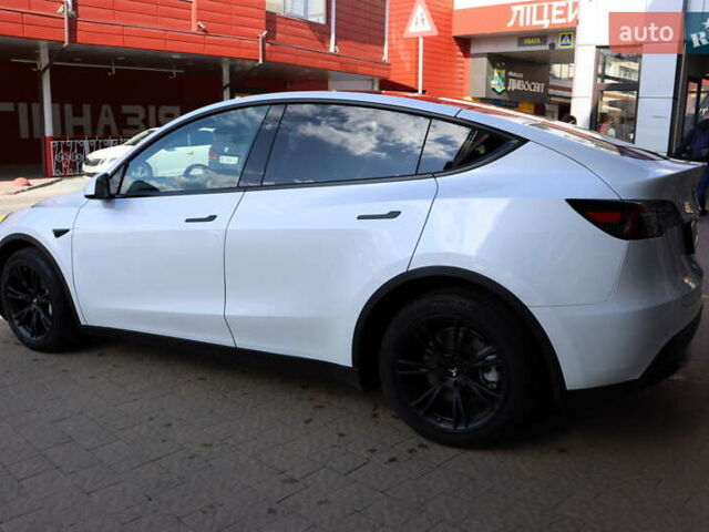 Белый Тесла Model Y, объемом двигателя 0 л и пробегом 34 тыс. км за 27400 $, фото 6 на Automoto.ua