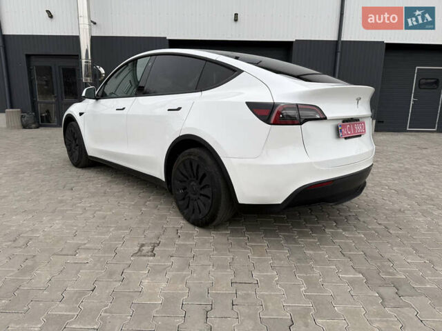 Белый Тесла Model Y, объемом двигателя 0 л и пробегом 39 тыс. км за 27200 $, фото 5 на Automoto.ua