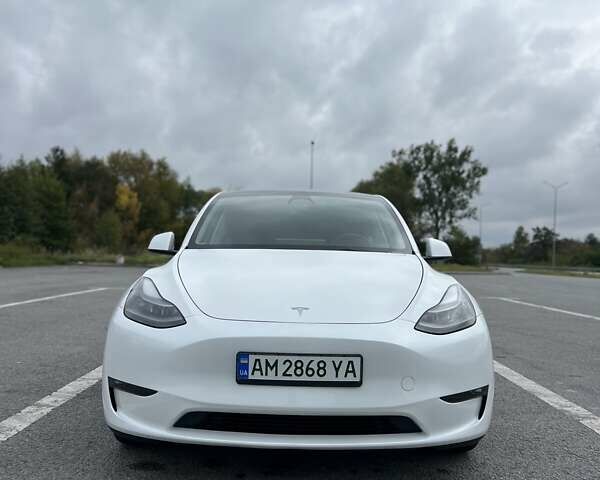 Белый Тесла Model Y, объемом двигателя 0 л и пробегом 24 тыс. км за 32800 $, фото 3 на Automoto.ua