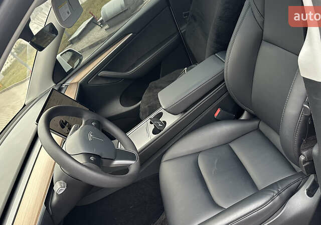 Белый Тесла Model Y, объемом двигателя 0 л и пробегом 25 тыс. км за 26800 $, фото 12 на Automoto.ua