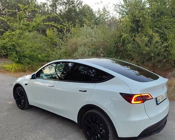 Белый Тесла Model Y, объемом двигателя 0 л и пробегом 7 тыс. км за 32900 $, фото 26 на Automoto.ua