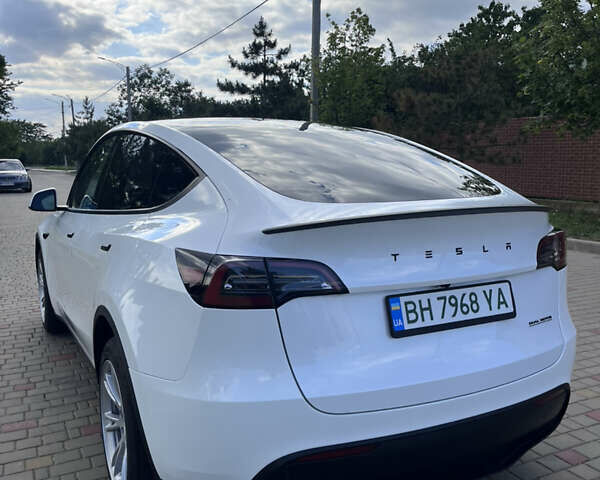 Белый Тесла Model Y, объемом двигателя 0 л и пробегом 12 тыс. км за 28800 $, фото 6 на Automoto.ua