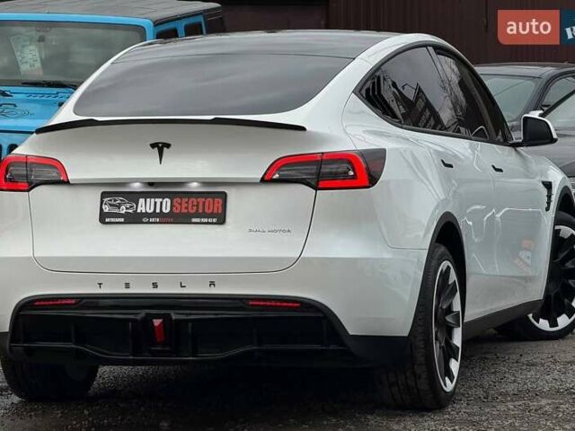 Белый Тесла Model Y, объемом двигателя 0 л и пробегом 53 тыс. км за 28800 $, фото 10 на Automoto.ua