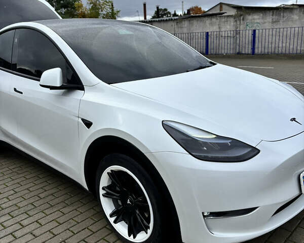 Білий Тесла Model Y, об'ємом двигуна 0 л та пробігом 45 тис. км за 27500 $, фото 12 на Automoto.ua
