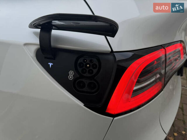Белый Тесла Model Y, объемом двигателя 0 л и пробегом 76 тыс. км за 33000 $, фото 20 на Automoto.ua