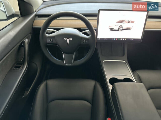 Белый Тесла Model Y, объемом двигателя 0 л и пробегом 36 тыс. км за 25500 $, фото 7 на Automoto.ua