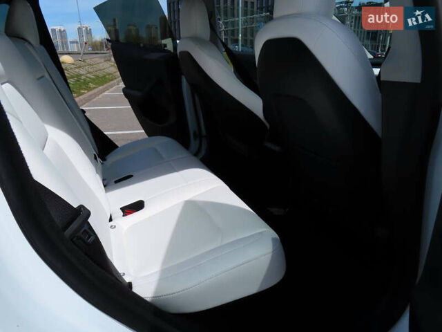 Белый Тесла Model Y, объемом двигателя 0 л и пробегом 41 тыс. км за 27000 $, фото 20 на Automoto.ua