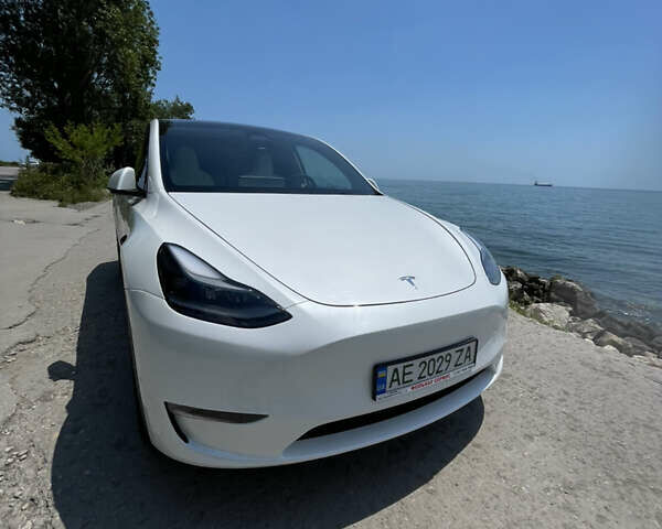 Білий Тесла Model Y, об'ємом двигуна 0 л та пробігом 27 тис. км за 33000 $, фото 5 на Automoto.ua