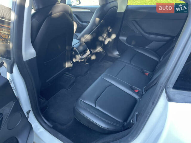 Белый Тесла Model Y, объемом двигателя 0 л и пробегом 68 тыс. км за 25900 $, фото 9 на Automoto.ua