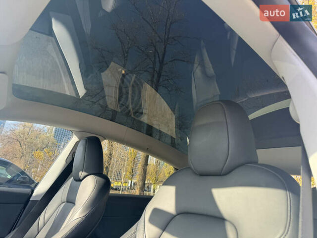 Белый Тесла Model Y, объемом двигателя 0 л и пробегом 76 тыс. км за 33000 $, фото 16 на Automoto.ua