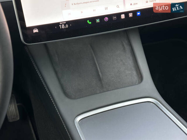 Білий Тесла Model Y, об'ємом двигуна 0 л та пробігом 47 тис. км за 27600 $, фото 46 на Automoto.ua