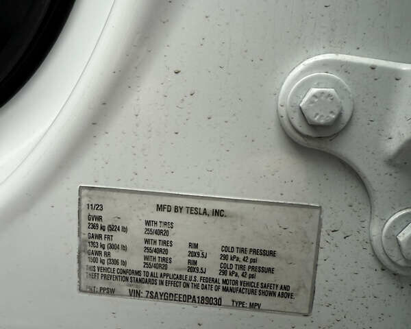 Білий Тесла Model Y, об'ємом двигуна 0 л та пробігом 27 тис. км за 27500 $, фото 10 на Automoto.ua