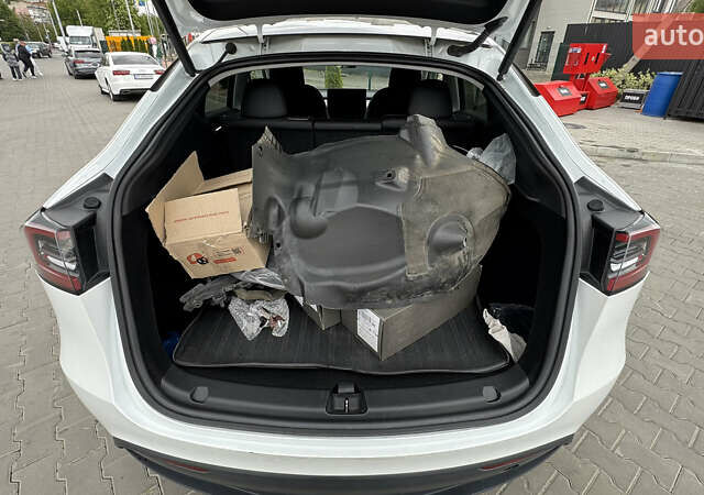 Білий Тесла Model Y, об'ємом двигуна 0 л та пробігом 112 тис. км за 21000 $, фото 5 на Automoto.ua