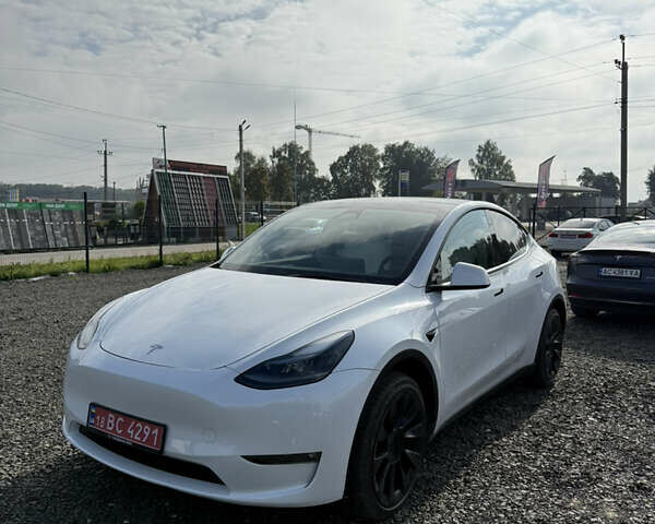 Білий Тесла Model Y, об'ємом двигуна 0 л та пробігом 108 тис. км за 27800 $, фото 1 на Automoto.ua