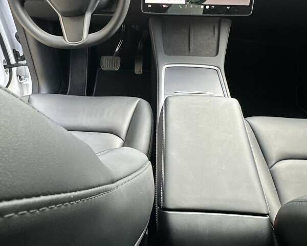 Тесла Model Y 2023 в Тернополе на Automoto.ua Белый Тесла Model Y, объемом двигателя 0 л и пробегом 44 тыс. км за 28700 $, фото 12 на Automoto.ua