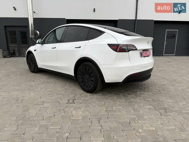 Белый Тесла Model Y, объемом двигателя 0 л и пробегом 39 тыс. км за 27200 $, фото 4 на Automoto.ua