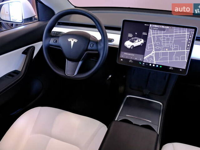 Белый Тесла Model Y, объемом двигателя 0 л и пробегом 52 тыс. км за 26900 $, фото 49 на Automoto.ua