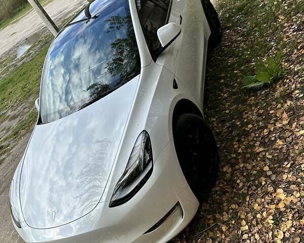 Тесла Model Y 2023 в Тернополе на Automoto.ua Белый Тесла Model Y, объемом двигателя 0 л и пробегом 44 тыс. км за 28700 $, фото 26 на Automoto.ua