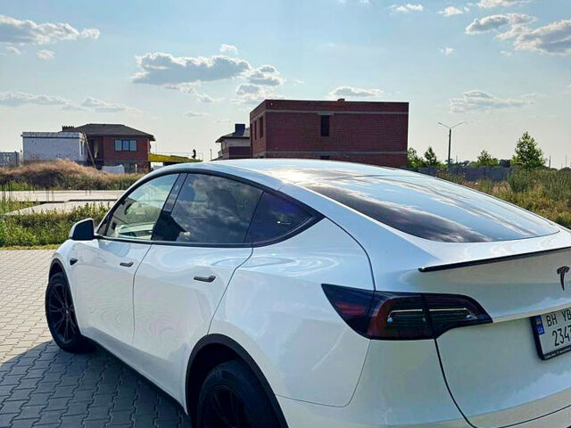 Білий Тесла Model Y, об'ємом двигуна 0 л та пробігом 21 тис. км за 30500 $, фото 4 на Automoto.ua