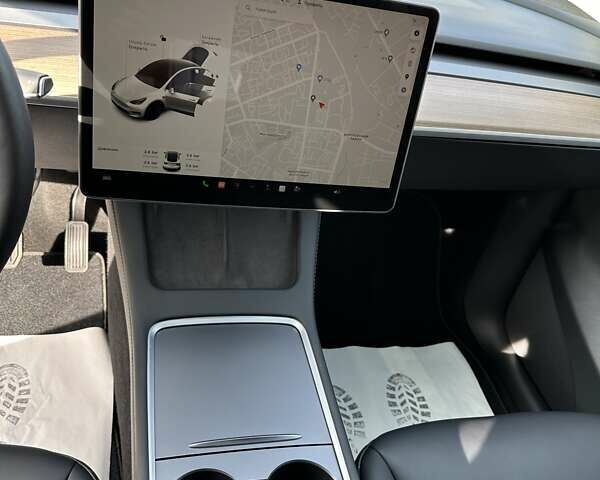Белый Тесла Model Y, объемом двигателя 0 л и пробегом 23 тыс. км за 27500 $, фото 15 на Automoto.ua