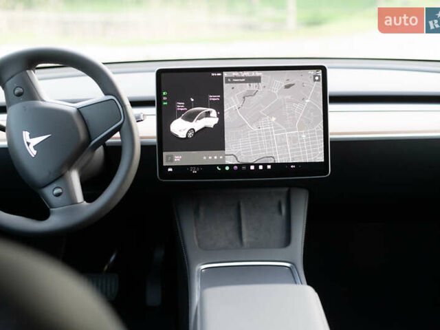 Белый Тесла Model Y, объемом двигателя 0 л и пробегом 4 тыс. км за 38500 $, фото 44 на Automoto.ua