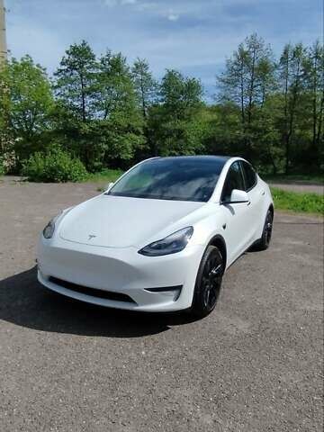 Белый Тесла Model Y, объемом двигателя 0 л и пробегом 1 тыс. км за 38000 $, фото 6 на Automoto.ua