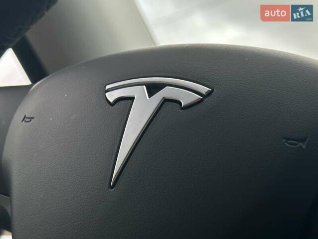 Белый Тесла Model Y, объемом двигателя 0 л и пробегом 42 тыс. км за 26999 $, фото 24 на Automoto.ua