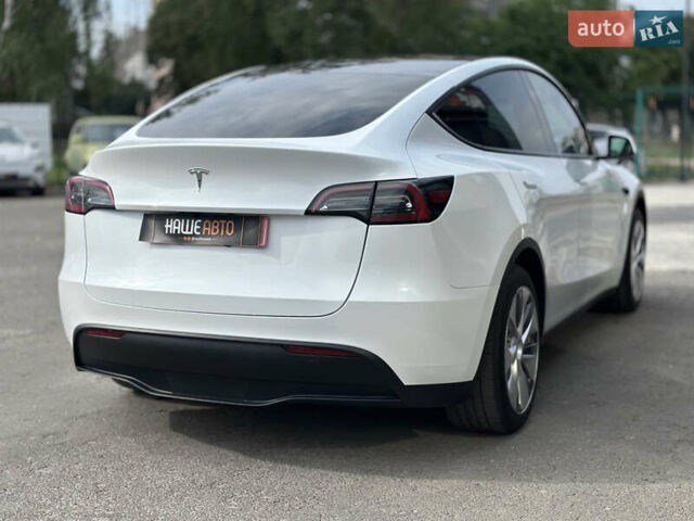 Білий Тесла Model Y, об'ємом двигуна 0 л та пробігом 47 тис. км за 27600 $, фото 21 на Automoto.ua