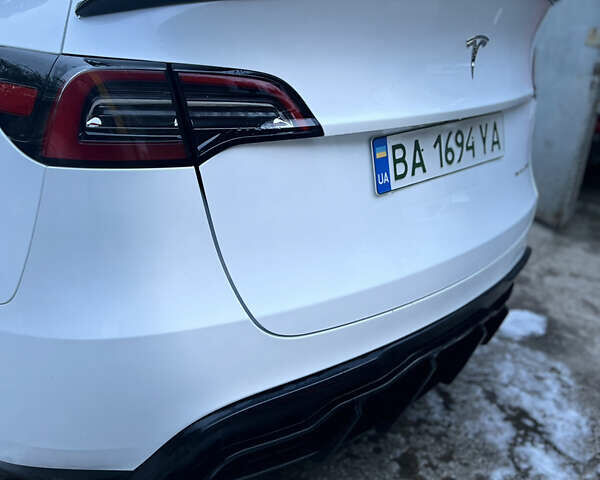 Белый Тесла Model Y, объемом двигателя 0 л и пробегом 36 тыс. км за 28500 $, фото 4 на Automoto.ua