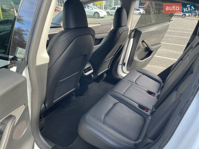 Белый Тесла Model Y, объемом двигателя 0 л и пробегом 43 тыс. км за 29500 $, фото 14 на Automoto.ua