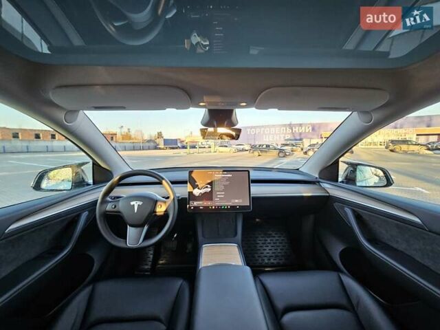 Белый Тесла Model Y, объемом двигателя 0 л и пробегом 28 тыс. км за 28400 $, фото 11 на Automoto.ua