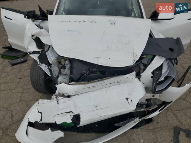 Белый Тесла Model Y, объемом двигателя 0 л и пробегом 62 тыс. км за 21750 $, фото 4 на Automoto.ua