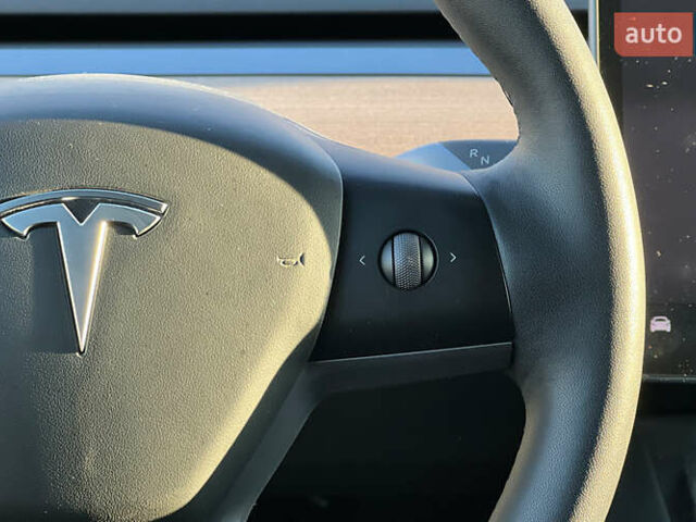 Білий Тесла Model Y, об'ємом двигуна 0 л та пробігом 73 тис. км за 27750 $, фото 12 на Automoto.ua