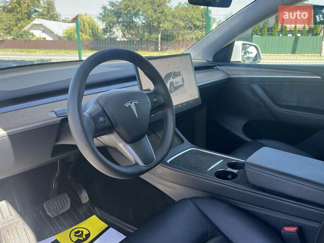 Білий Тесла Model Y, об'ємом двигуна 0 л та пробігом 34 тис. км за 36000 $, фото 9 на Automoto.ua