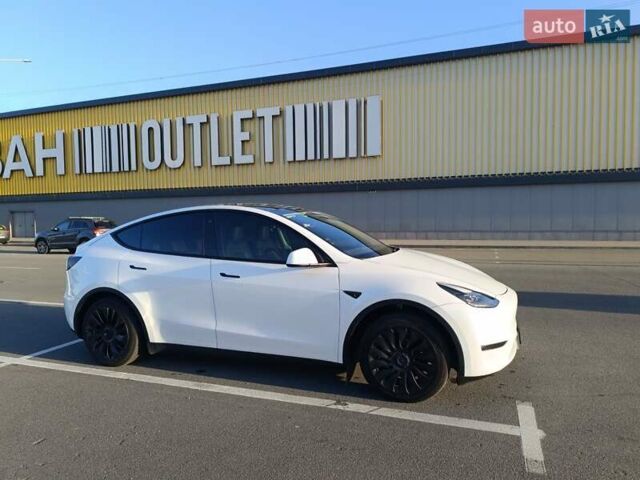Белый Тесла Model Y, объемом двигателя 0 л и пробегом 36 тыс. км за 24990 $, фото 2 на Automoto.ua