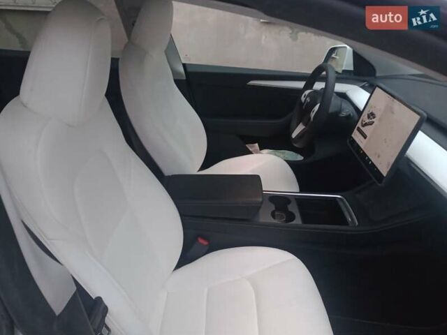 Белый Тесла Model Y, объемом двигателя 0 л и пробегом 5 тыс. км за 25500 $, фото 5 на Automoto.ua