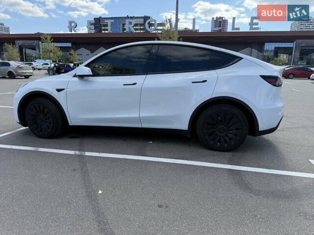 Тесла Model Y 2023 в Киеве на Automoto.ua Белый Тесла Model Y, объемом двигателя 0 л и пробегом 70 тыс. км за 31000 $, фото 12 на Automoto.ua