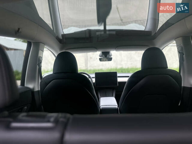 Белый Тесла Model Y, объемом двигателя 0 л и пробегом 29 тыс. км за 28900 $, фото 12 на Automoto.ua