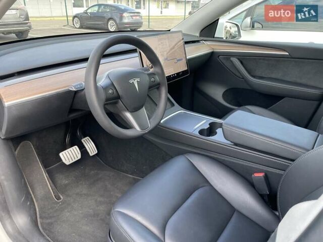 Белый Тесла Model Y, объемом двигателя 0 л и пробегом 4 тыс. км за 29800 $, фото 8 на Automoto.ua